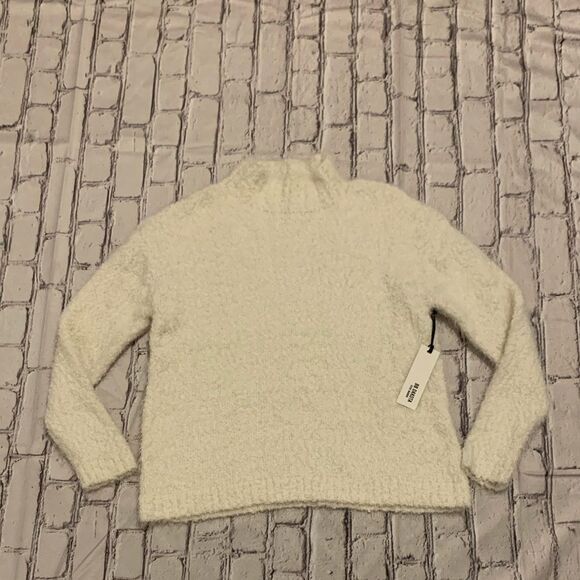 Design History Sweaters - BB Dakota Cozy Crew Neck Ivory Sweater NWT
